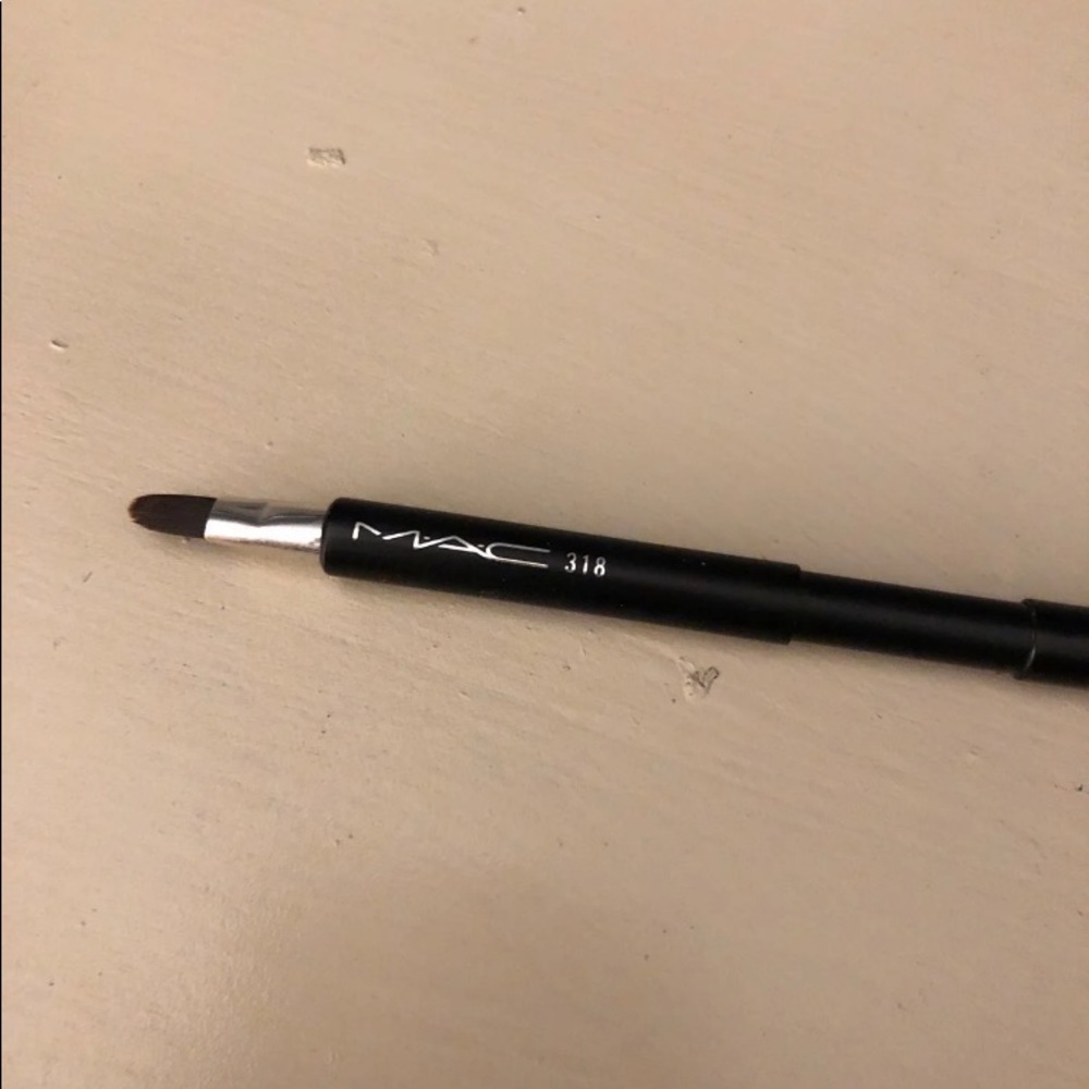 mac brush - Picture 2 of 2